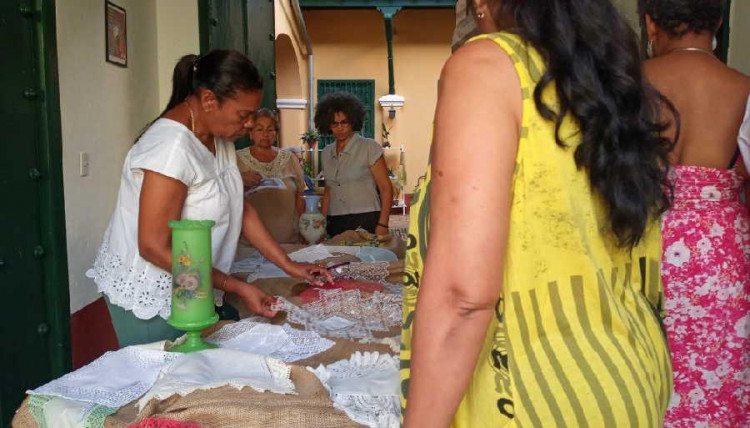 El proyecto Urdimbre cultiva la maestría en las manualidades, expresión del patrimonio inmaterial de la ciudad de Trinidad. (Fotos: Ana Martha Panadés/Escambray)