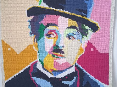 Dana María Gómez Sánchez Mi Chaplin, tapiz de Karina Corría Medina (Gran premio, y colateral Asociación Hermanos Saiz) Dana María Gómez Sánchez Mi Chaplin, tapiz de Karina Corría Medina (Gran premio, y colateral Asociación Hermanos Saiz)